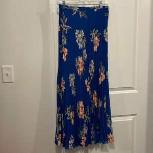 Never worn new with tags banana republic size zero maxi skirt